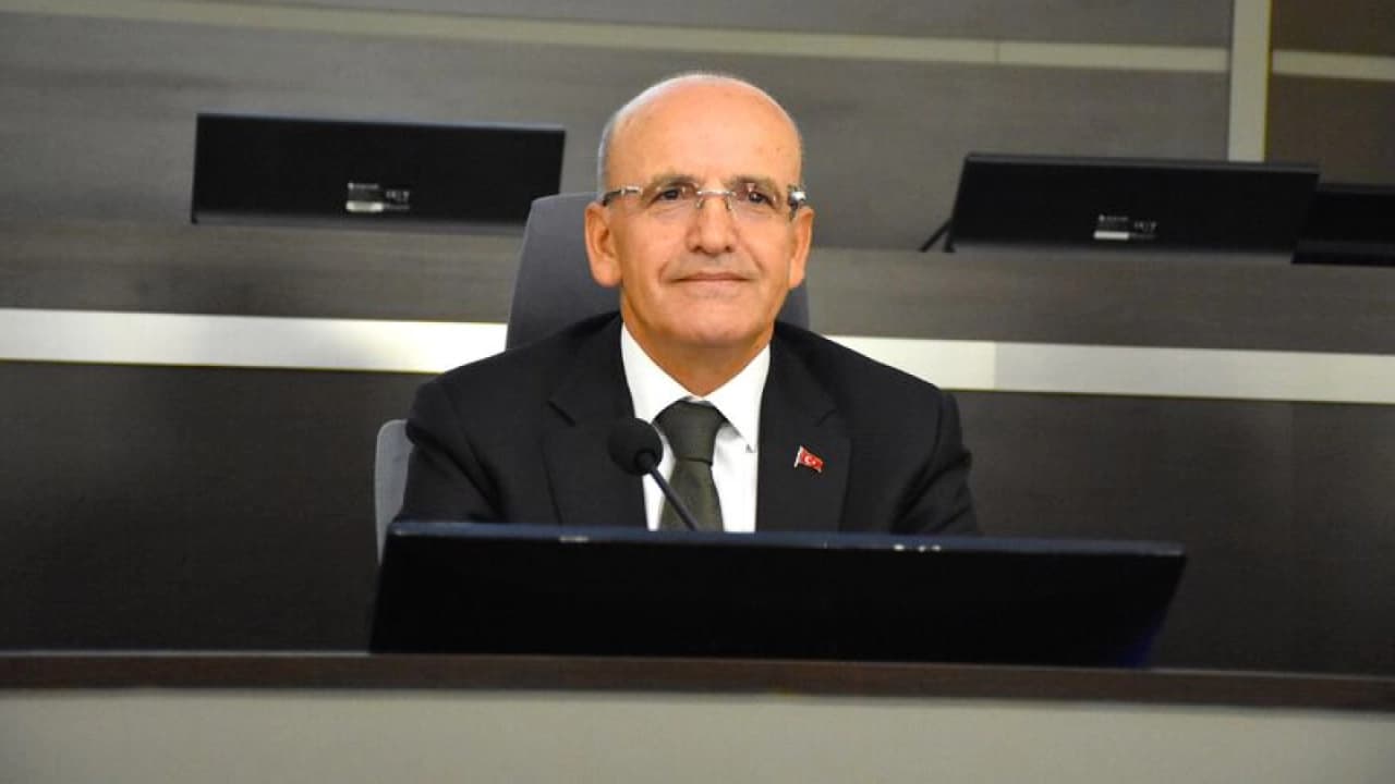 Bakan Şimşek'ten Yalan Haber Tepkisi: Resmi Açıklamalar Dışında Hiçbir İddiaya İtibar Etmeyin