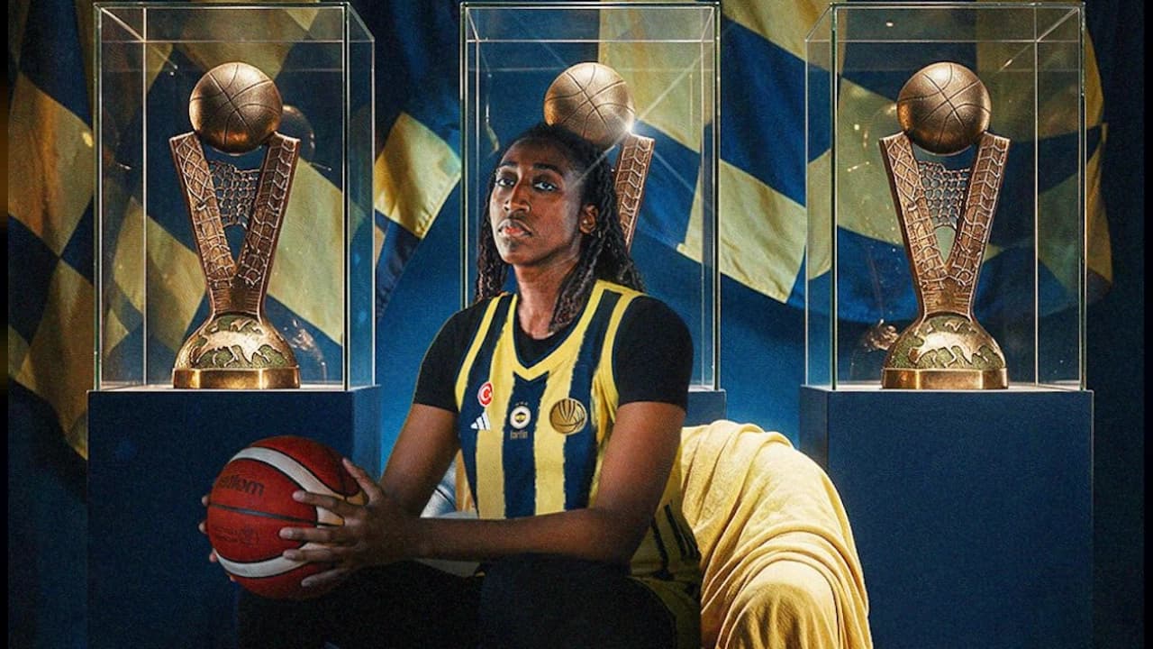 Fenerbahçe Tarfin'den Kadın Basketboluna Transfer Bombası: Kuanitra Holingsvorth Yeniden Sarı-Lacivertli Formayı Giyecek