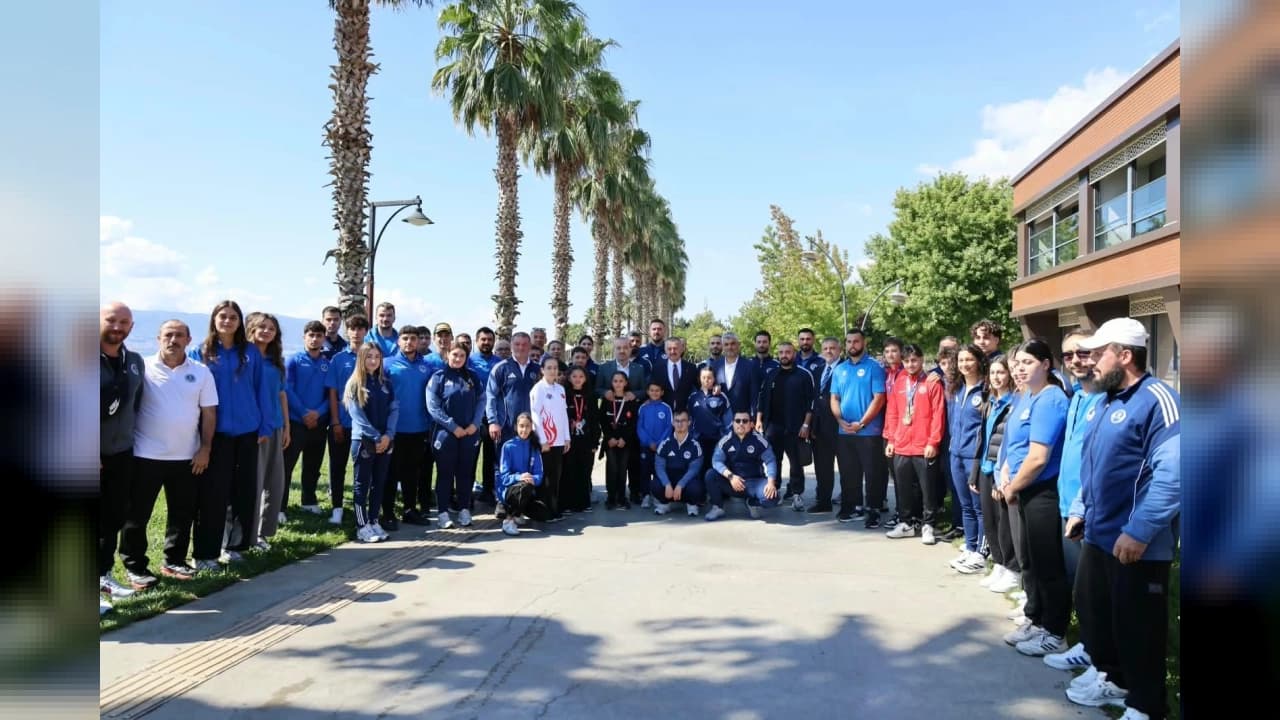 Kocaeli Büyükşehir'den Şampiyon Sporculara Tam Destek