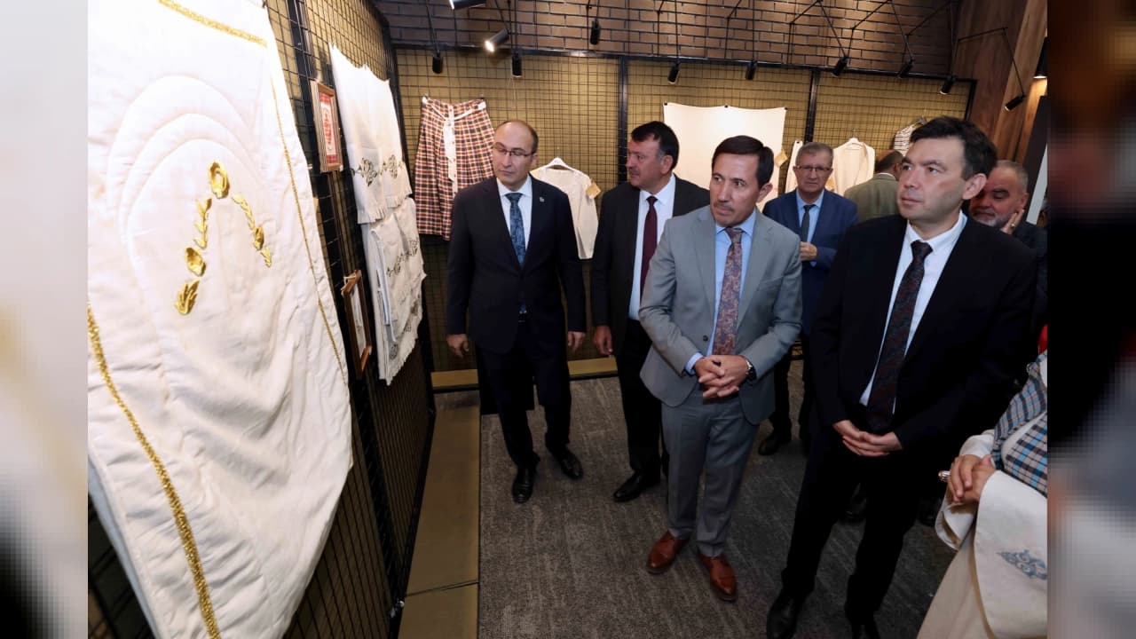 Konya'da Unutulmaya Yüz Tutan Hadim Bezi Kenevirle Yeniden Hayat Buluyor
