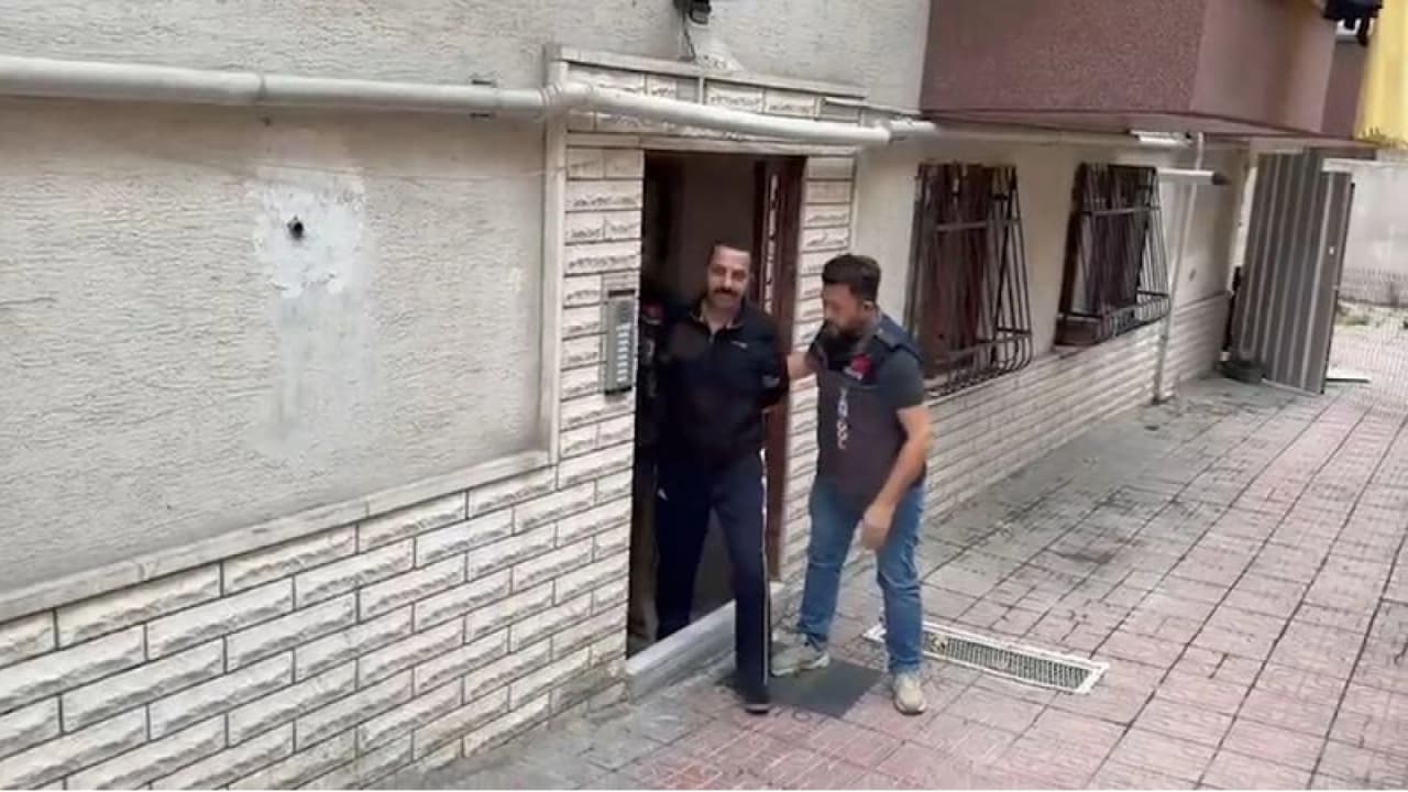 Yapay Zeka Fotoğraflarıyla Yetkililerle İlişki İzi Yaratan Şüpheli Ankara'da Tutuklandı