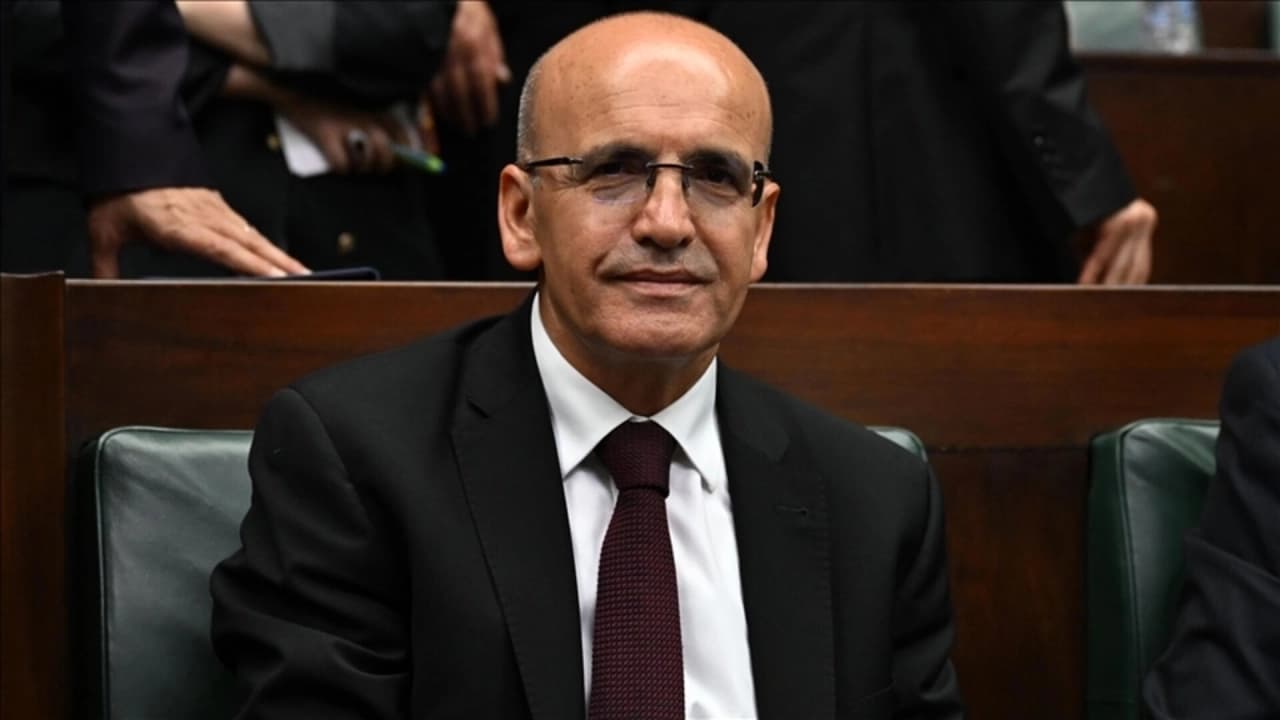 Bakan Şimşek'ten İstifa İddialarına Sert Yalanlama: Piyasaları Manipüle Edenlere Adli Süreç