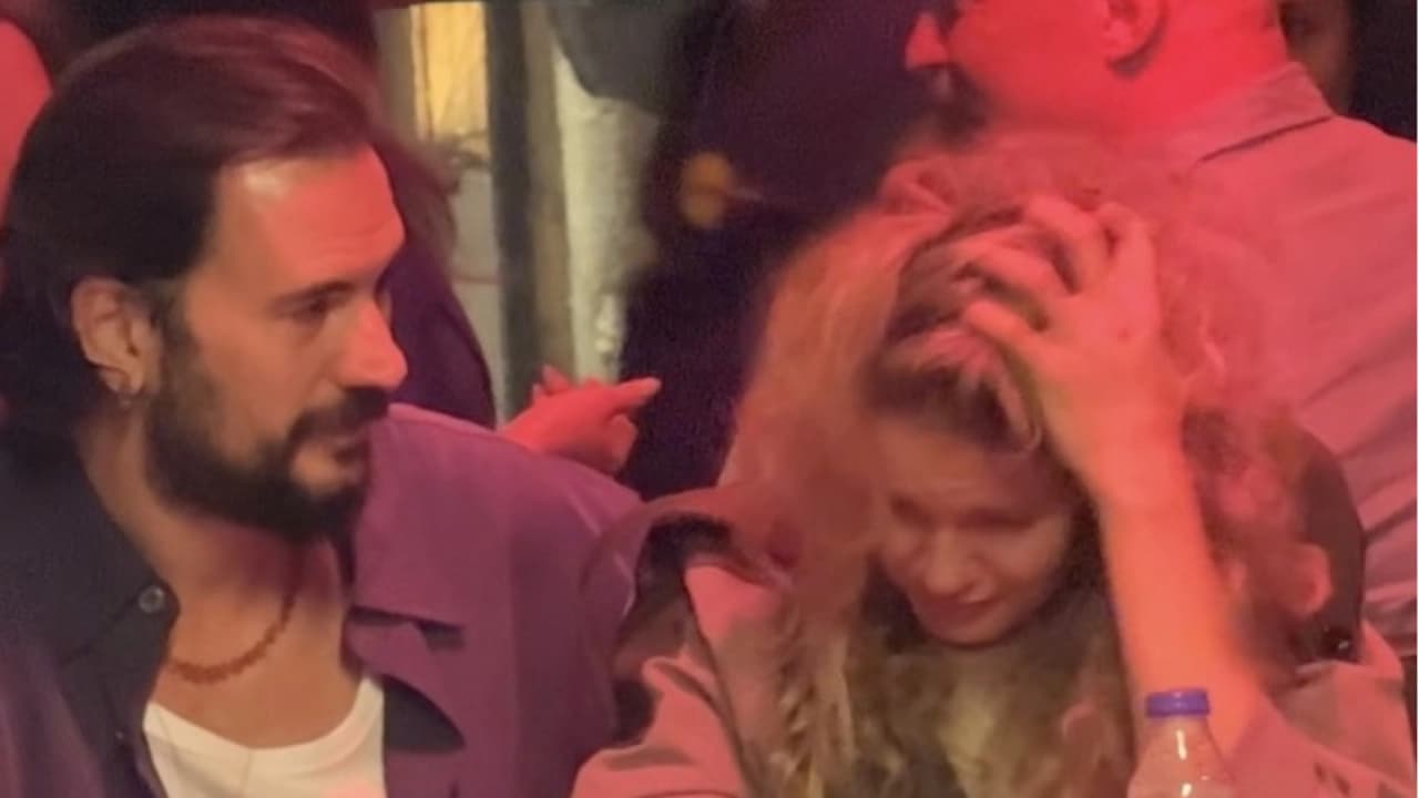 Burcu Biricik'ten Beyoğlu'nda Duygusal Gece: Önce Ağladı, Sonra Dans Etti
