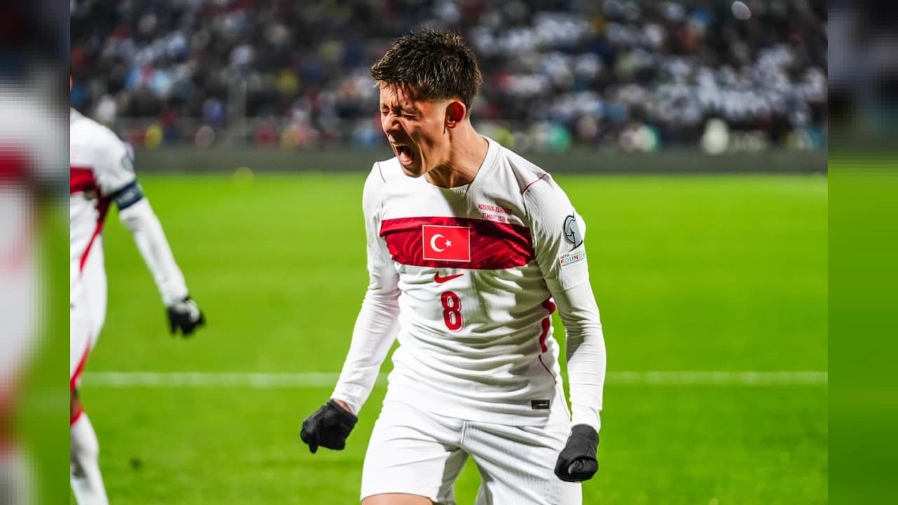 Kocaeli'de Dev Heyecan: Montella Yönetimindeki Türkiye, Mbappe'li Fransa'ya Karşı Sahaya Çıkıyor