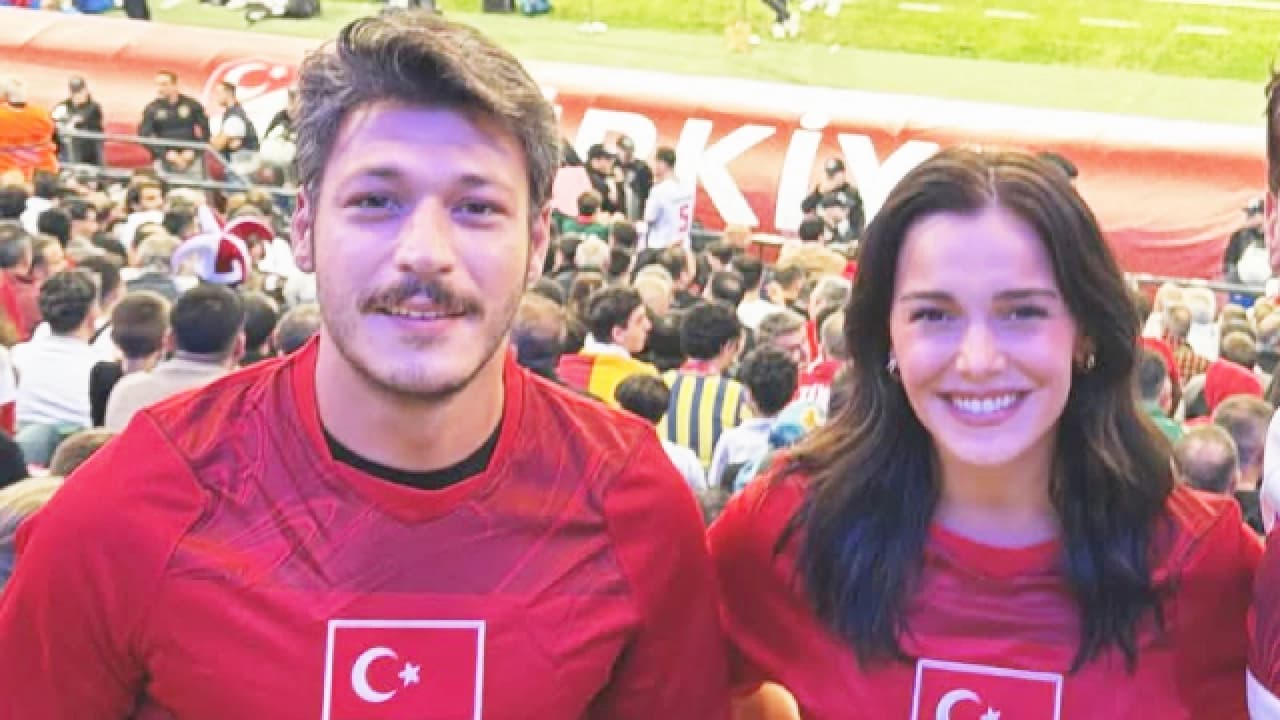 Kubilay Aka ve Hafsanur Sancaktutan Aşklarına İkinci Şansı Verdi: Milli Maçta Tribün Mesaisi