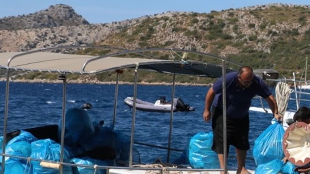 Muğla'da Kıyı Temizliği Seferberliği: İki Saatte Bir Ton Atık Toplandı