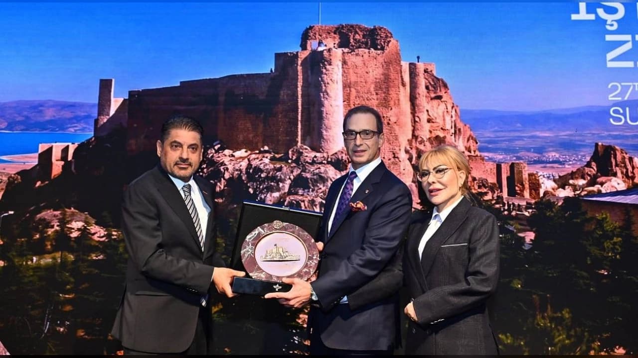 Ömer Koç'tan Elazığ Zirvesinde Çarpıcı Uyarılar: "Krizleri Yönetme Değil, Dayanıklı Ekonomi İnşa Etme Dönemi
