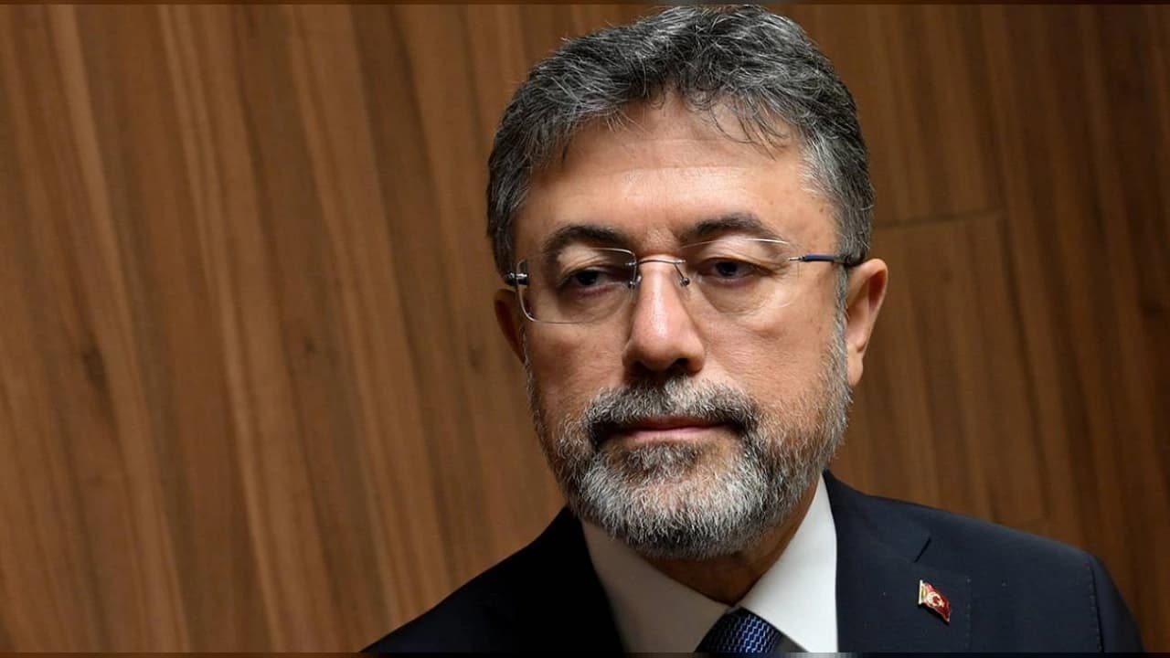 Tarım Bakanı Yumaklı Rusya'da Duyurdu: Sınırda Bekleyen Domateslerin Geçişi Başladı