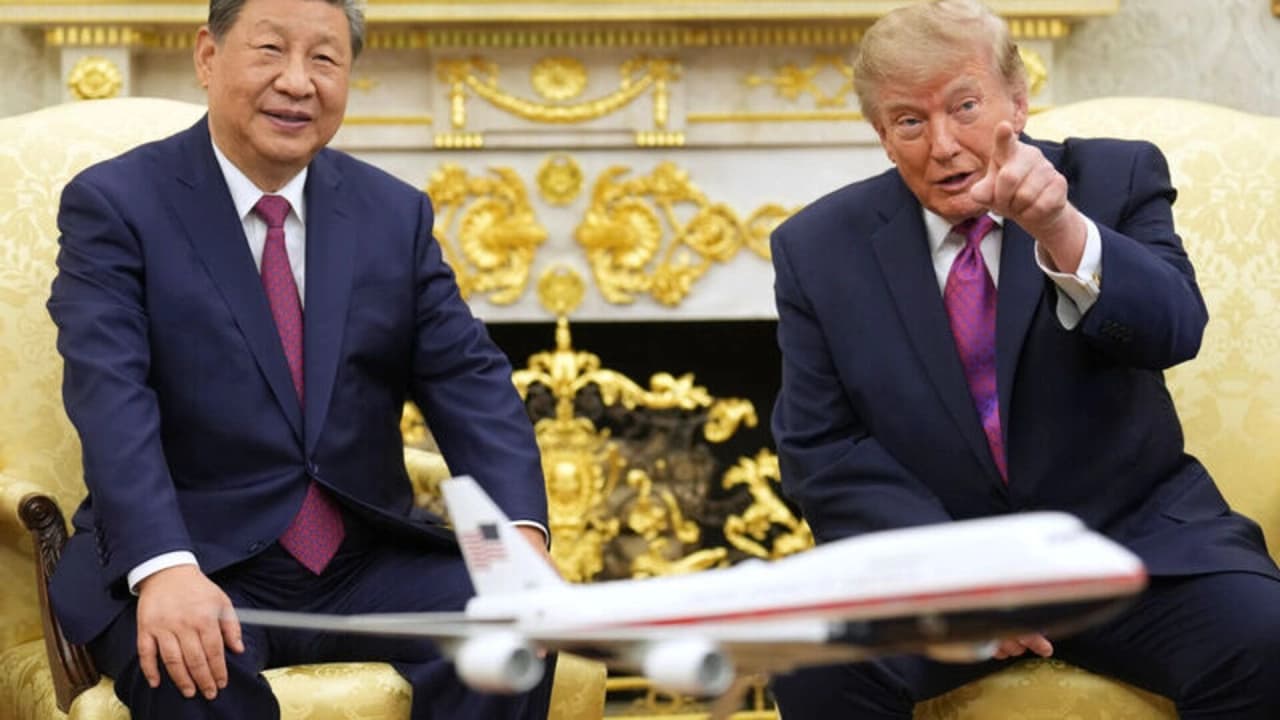 Trump'tan Xi Jinping'e Biden Göndermesi: Beyaz Saray'daki Portre Krizi Kahkahaya Neden Oldu