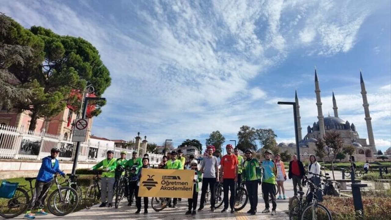 Edirne'de Öğretmenlerden Sağlık İçin Pedal Çevir Etkinliği