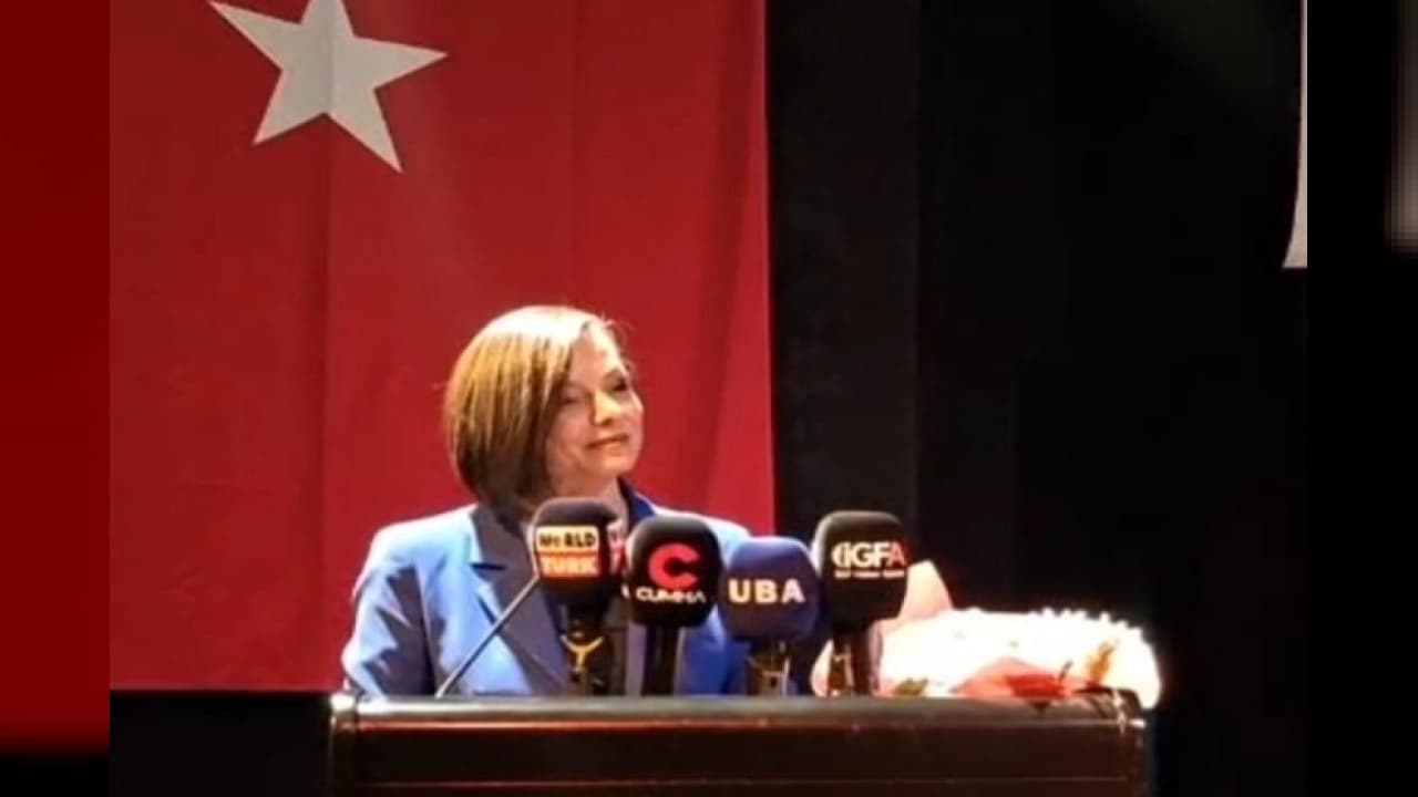 İzmir'de "Zamana Dokunmak" Belgeseliyle Köy Enstitüleri Mirası Yeniden Hatırlandı