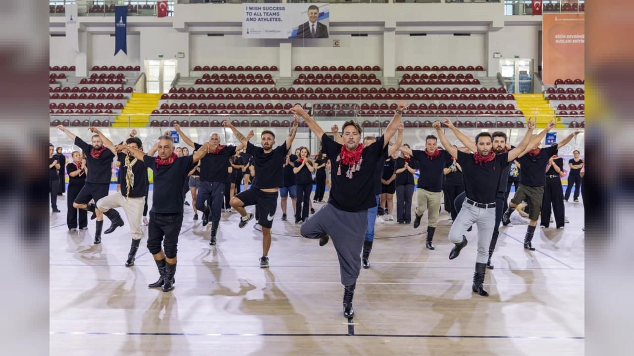 İzmir'de Zeybek Kursu Başvuruları Başlıyor: Ücretsiz Eğitim Tarihleri Belli Oldu