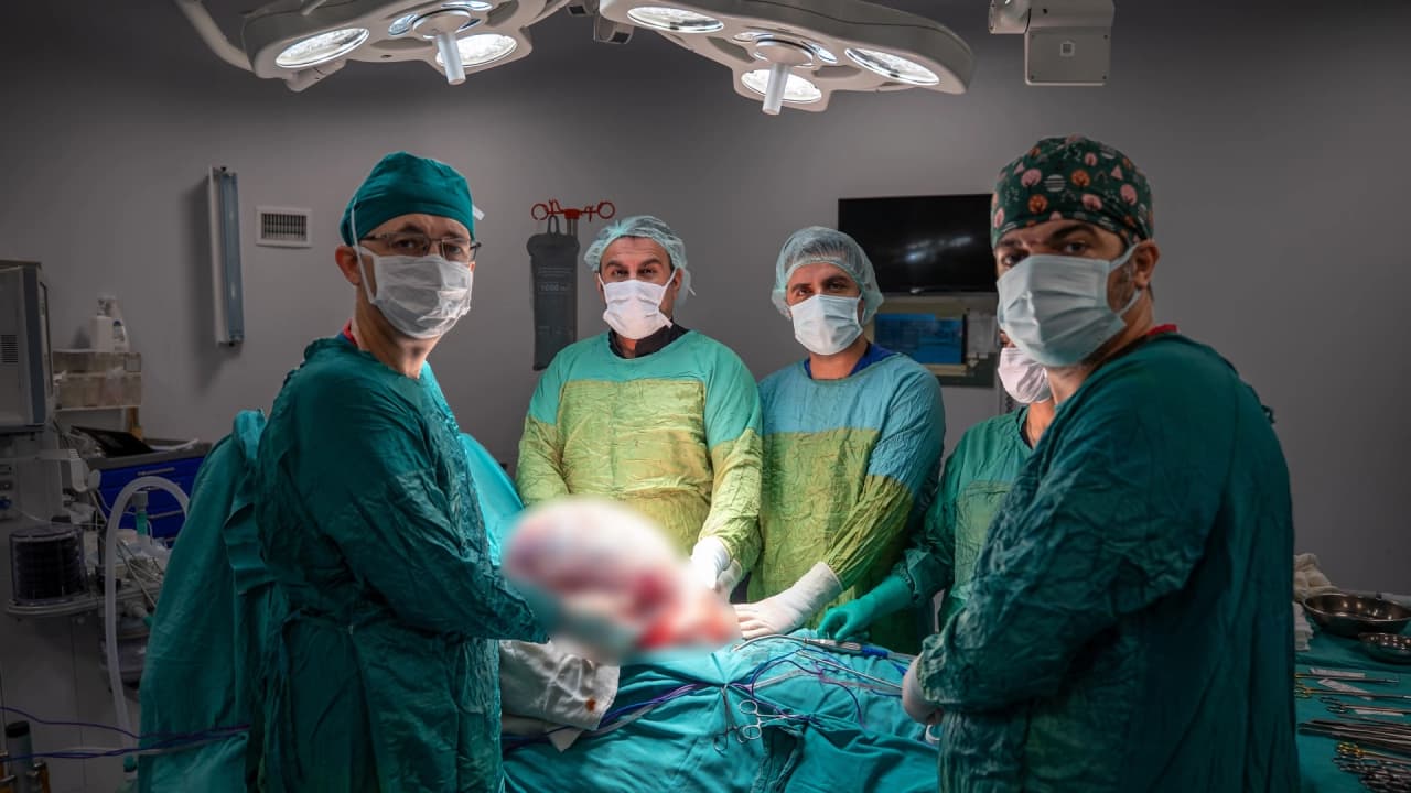 Malatya'da Şoke Eden Olay: Karnından 15 Kiloluk Kitle Çıkarıldı