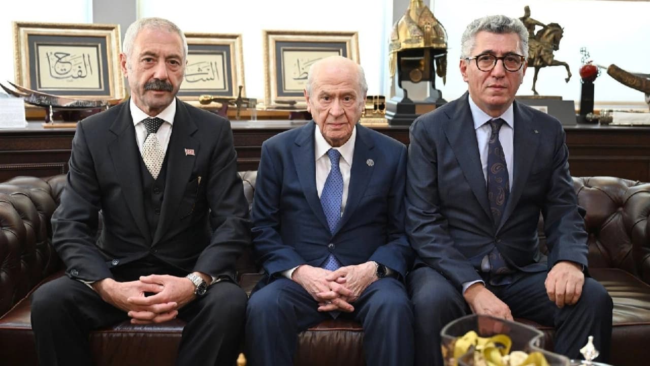 MHP Lideri Devlet Bahçeli'den Sürpriz Zirve: Sarallar ve Şahinler Aileleriyle Tarihi Buluşma