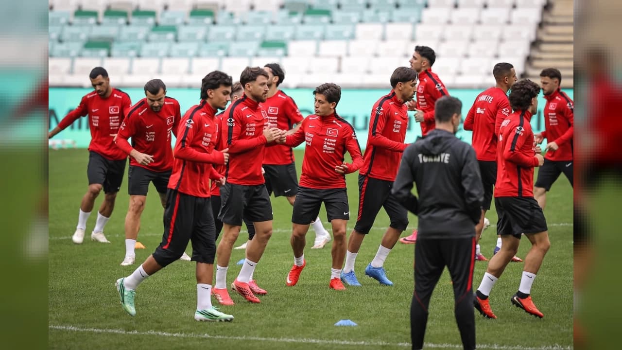 A Milli Futbol Takımı'ndan İtalya Maçı Öncesi Son Taktik İdmanı