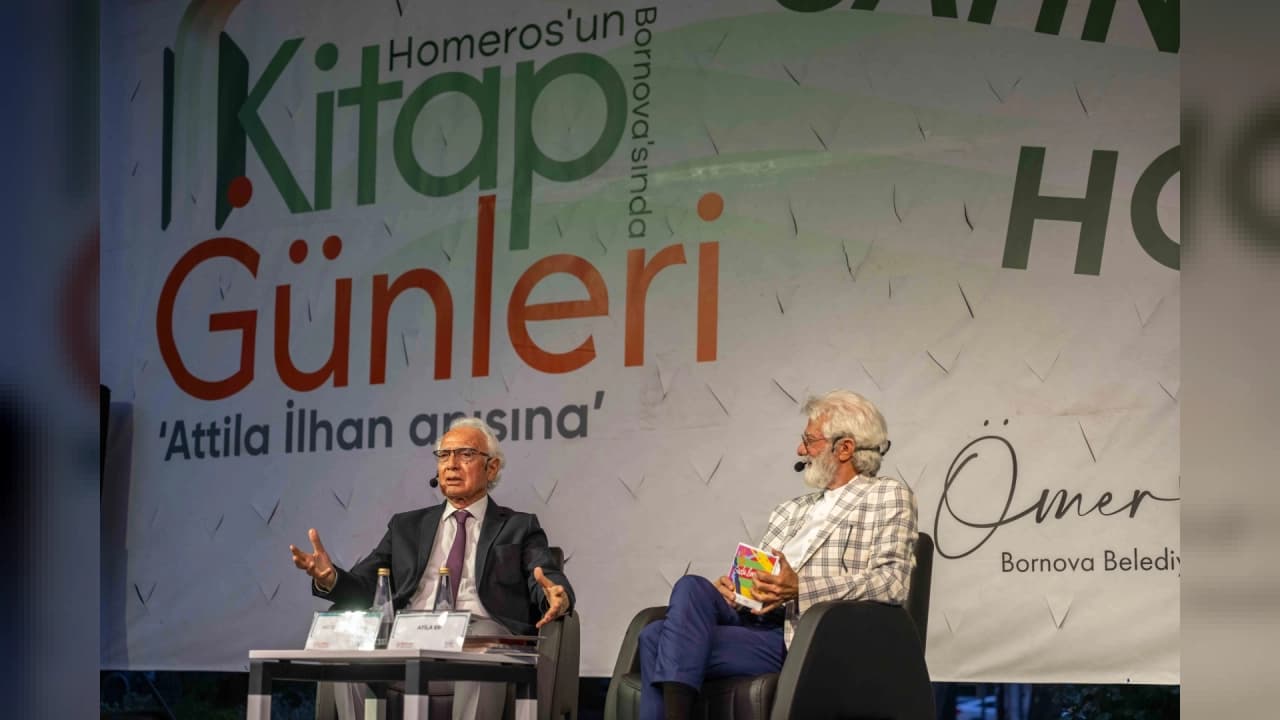 Bornova Belediyesi 7. Homeros Kitap Günleri’nde Hidayet Karakuş Okurlarla Buluştu