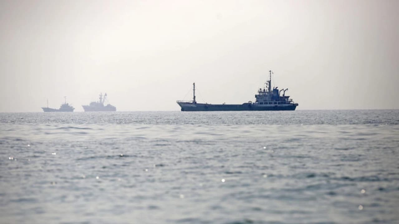 İran Silahlı Kuvvetleri'nden Hürmüz Boğazı'nda Kritik Operasyon: 19 Gemiye Müdahale Edildi