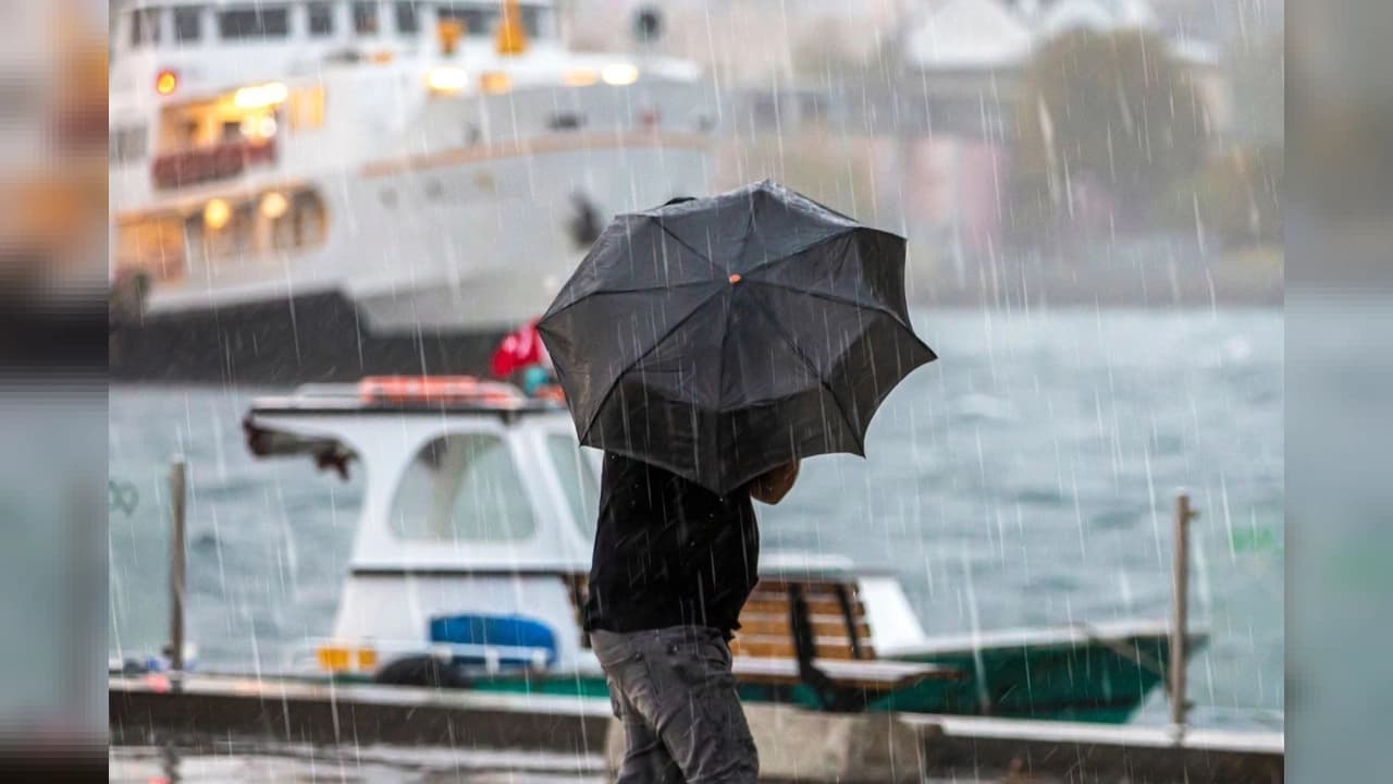 İstanbul'a Balkanlar'dan Fırtına Uyarısı: AKOM Kritik Saatleri ve Riskli İlçeleri Açıkladı