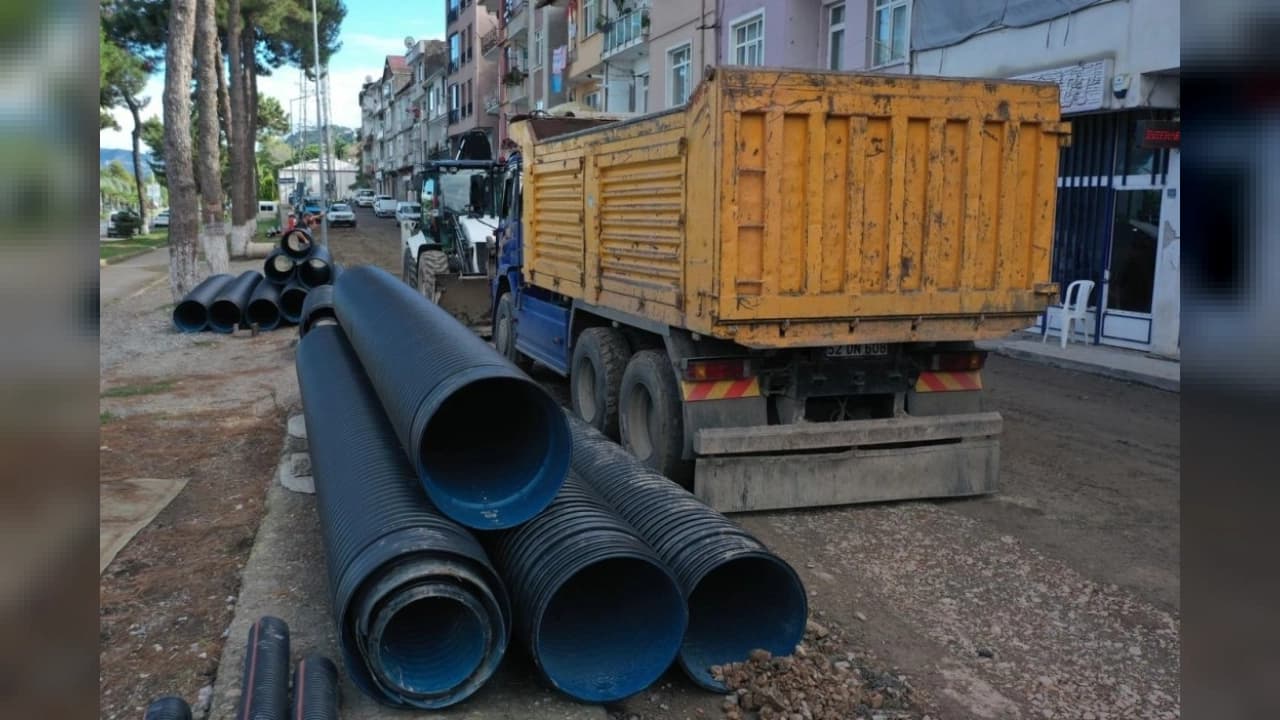 Ordu Perşembe'de 3 Bin 500 Metrelik Yağmur Suyu Altyapı Hamlesi Başlatıldı