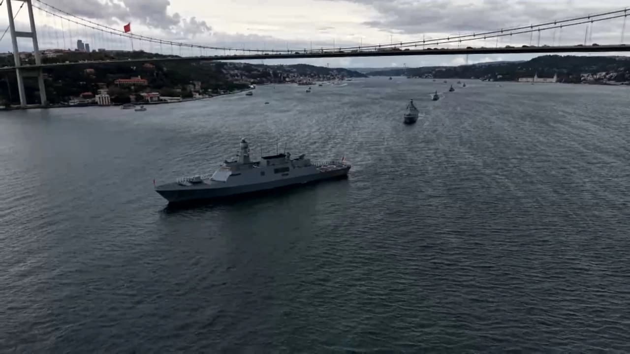 Preveze Deniz Zaferi'nin 488. Yılında İstanbul Boğazı'nda 15 Gemilik Görkemli Geçit Töreni
