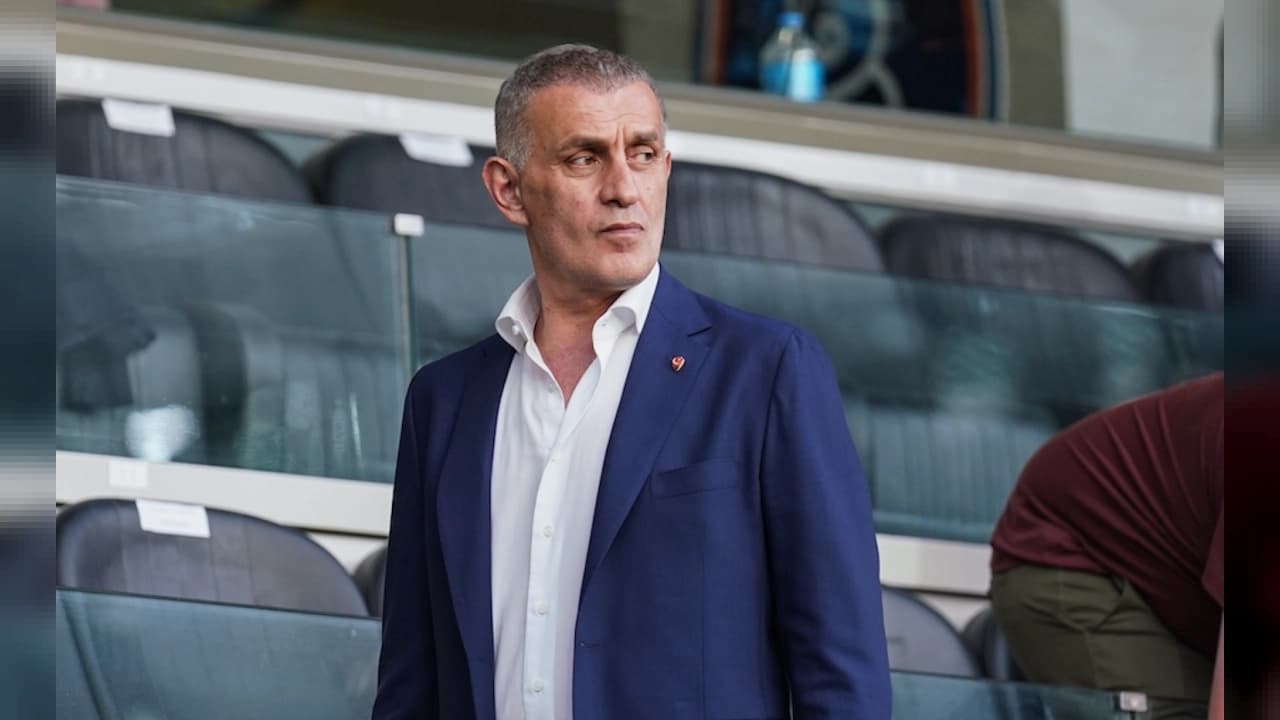 A Millî Takım'ın İtalya Maçında Bursa Tribünlerinde Şok Protesto!