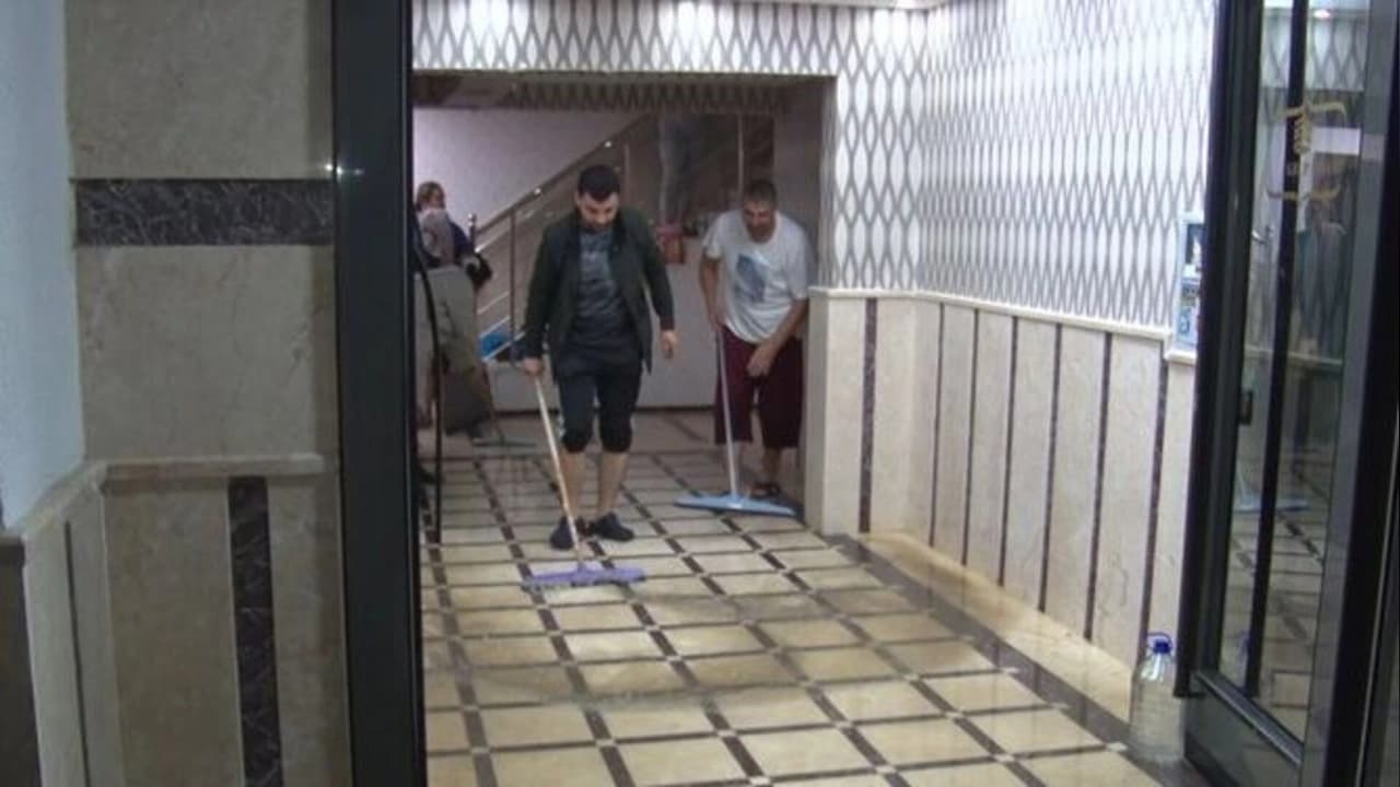 Ankara'da Gece Yarısı Sağanak Kabusu: Keçiören'de Binaları Su Bastı