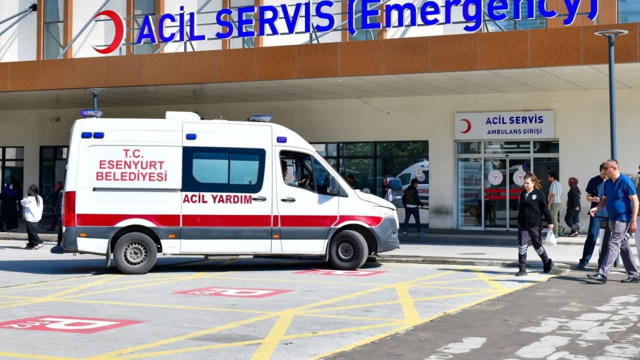 Esenyurt Belediyesi'nden İhtiyaç Sahiplerine Ücretsiz Hasta Nakil Desteği: Başvuru Hattı Açıldı