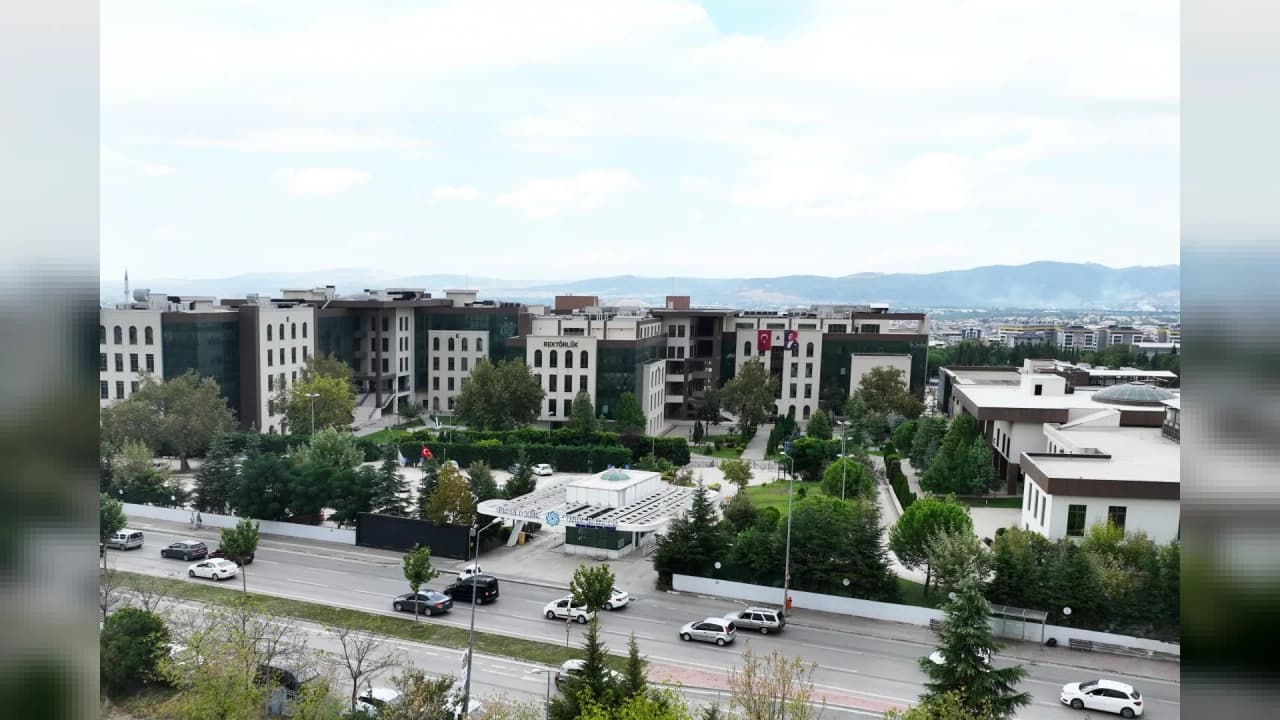Liselilere Kampüs Kapılarını Açan Projede Son Gün: BTÜ Tercihten Önce Deneyim Sunuyor
