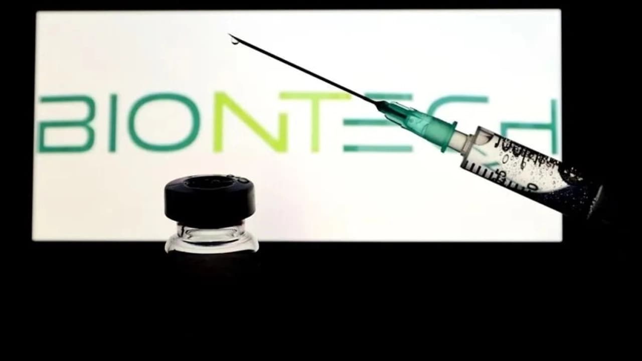 BioNTech Almanya ve Singapur'daki fabrikalarını kapatıyor: Uğur Şahin ve Özlem Türeci görevi bırakıyor