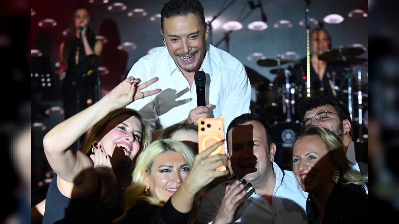 Cenk Eren 30. Yılını Bostancı Gösteri Merkezi'nde Kutlamaya Hazırlanıyor