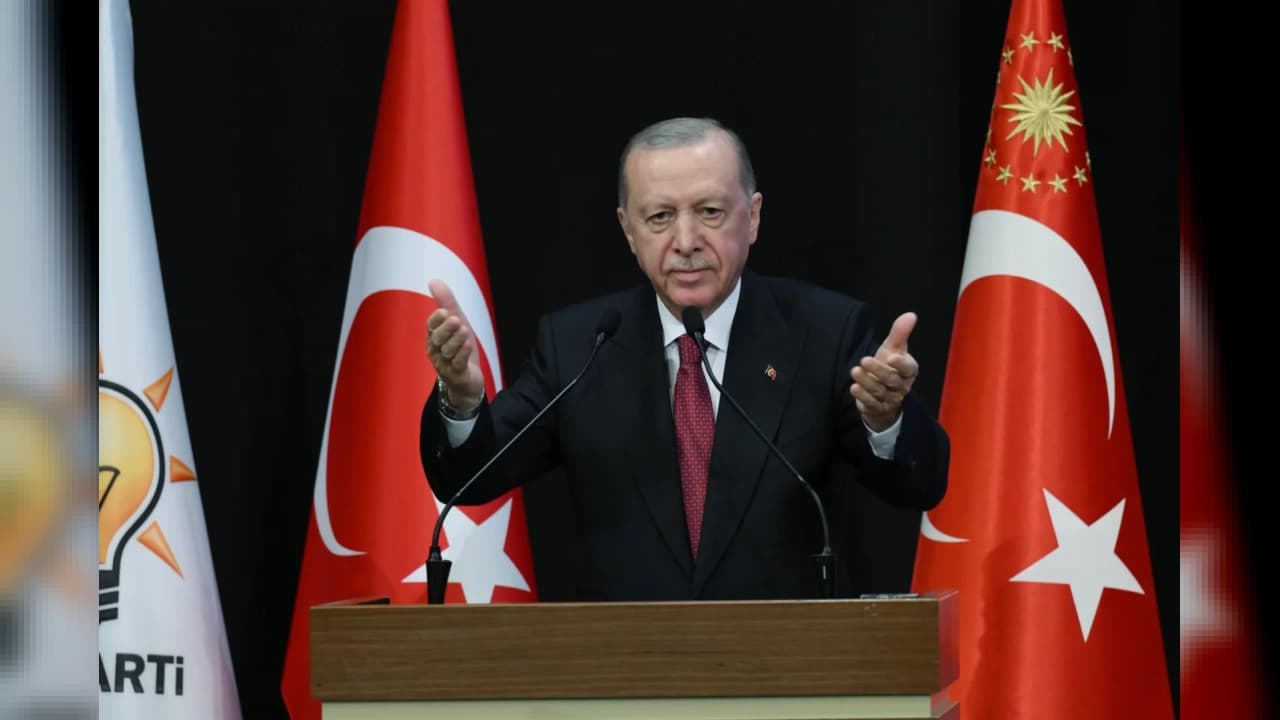 Erdoğan'dan Genişletilmiş İl Başkanları Toplantısı'nda Önemli Açıklamalar: Millete Hizmetten Asla Sapmayacağız