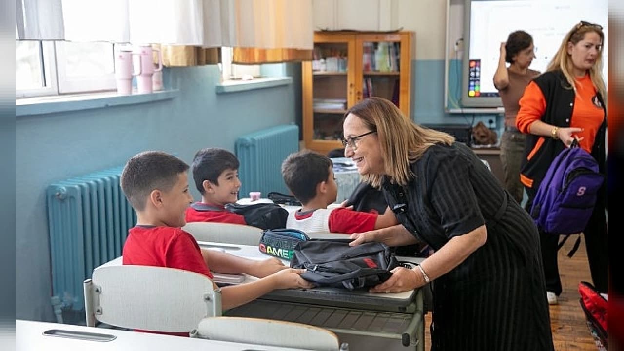 Güzelbahçe Belediyesi’nden Öğrencilere Kırtasiye Desteği