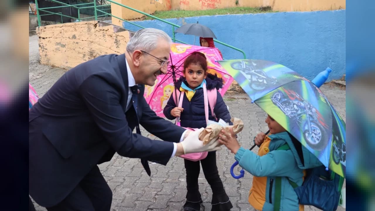 İzmit Belediyesi'nden Öğrencilere Destek: Beslenme Saati Projesi Hız Kesmiyor