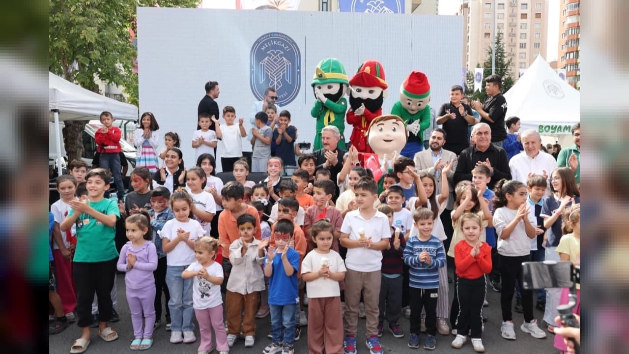 Kayseri Melikgazi Belediyesi filosuna 48 yeni araç kattı: Borçsuz belediyecilik vurgusu