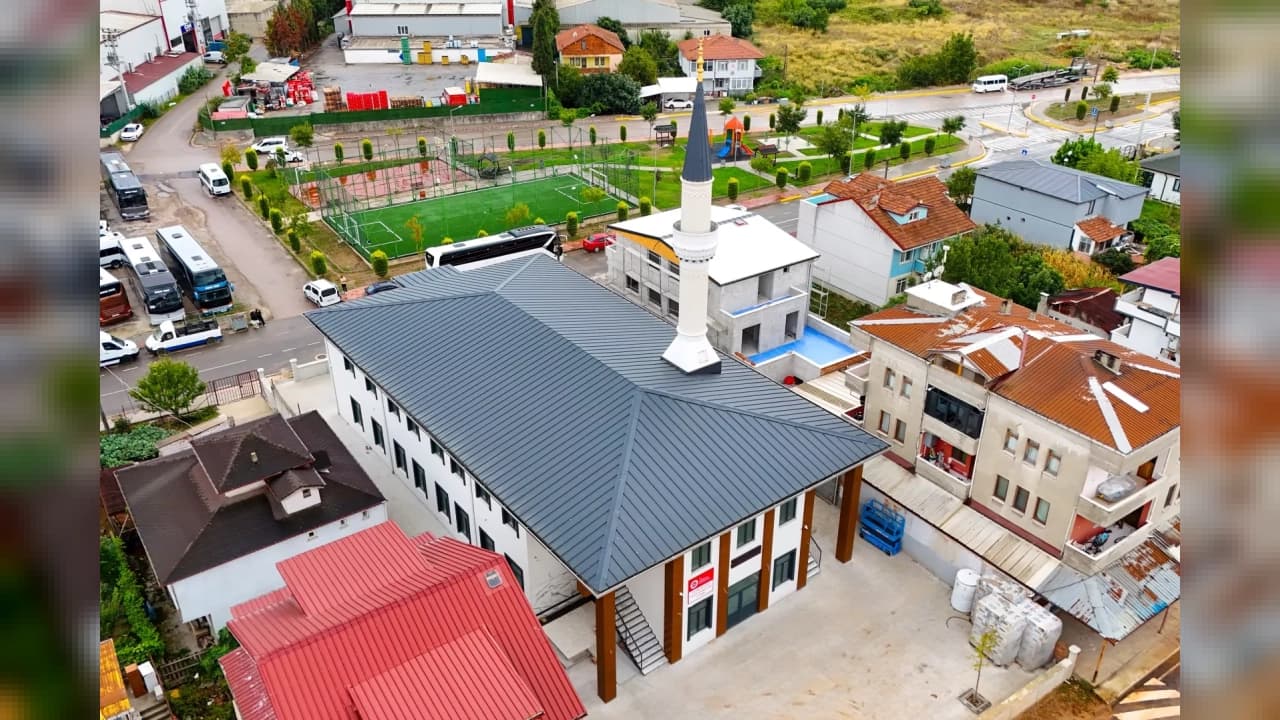Kocaeli Büyükşehir Belediyesi'nden Başiskele'deki Gazze Şehitleri Camii'ne Malzeme Desteği