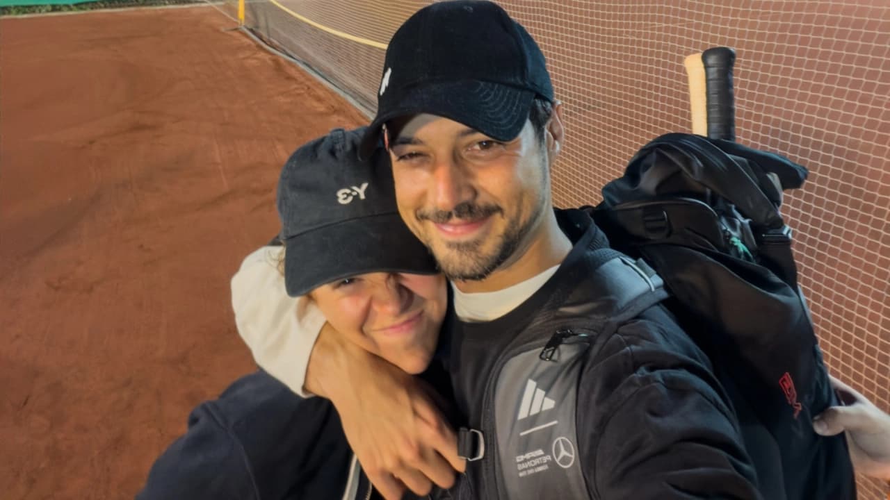 Mert Yazıcıoğlu ve Sevgilisi Zeynep Artukmaç'ın Eğlenceli Tenis Maçı