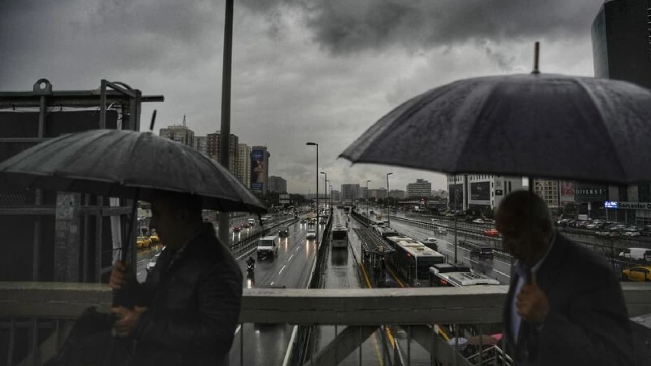 Meteoroloji'den Sağanak Yağış ve Kuvvetli Rüzgar Uyarısı