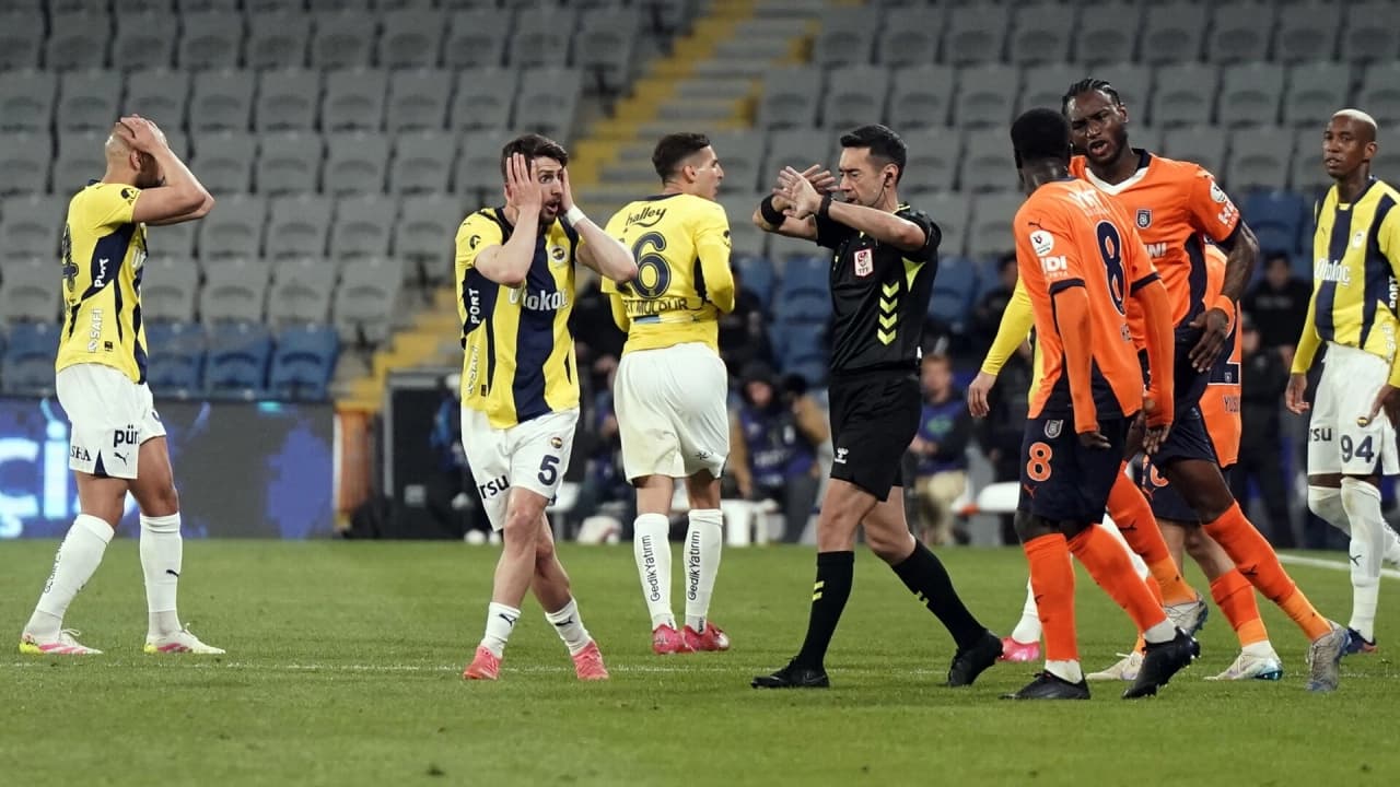 Spor Yazarlarından Fenerbahçe'nin Başakşehir Galibiyeti Sonrası Değerlendirmeler
