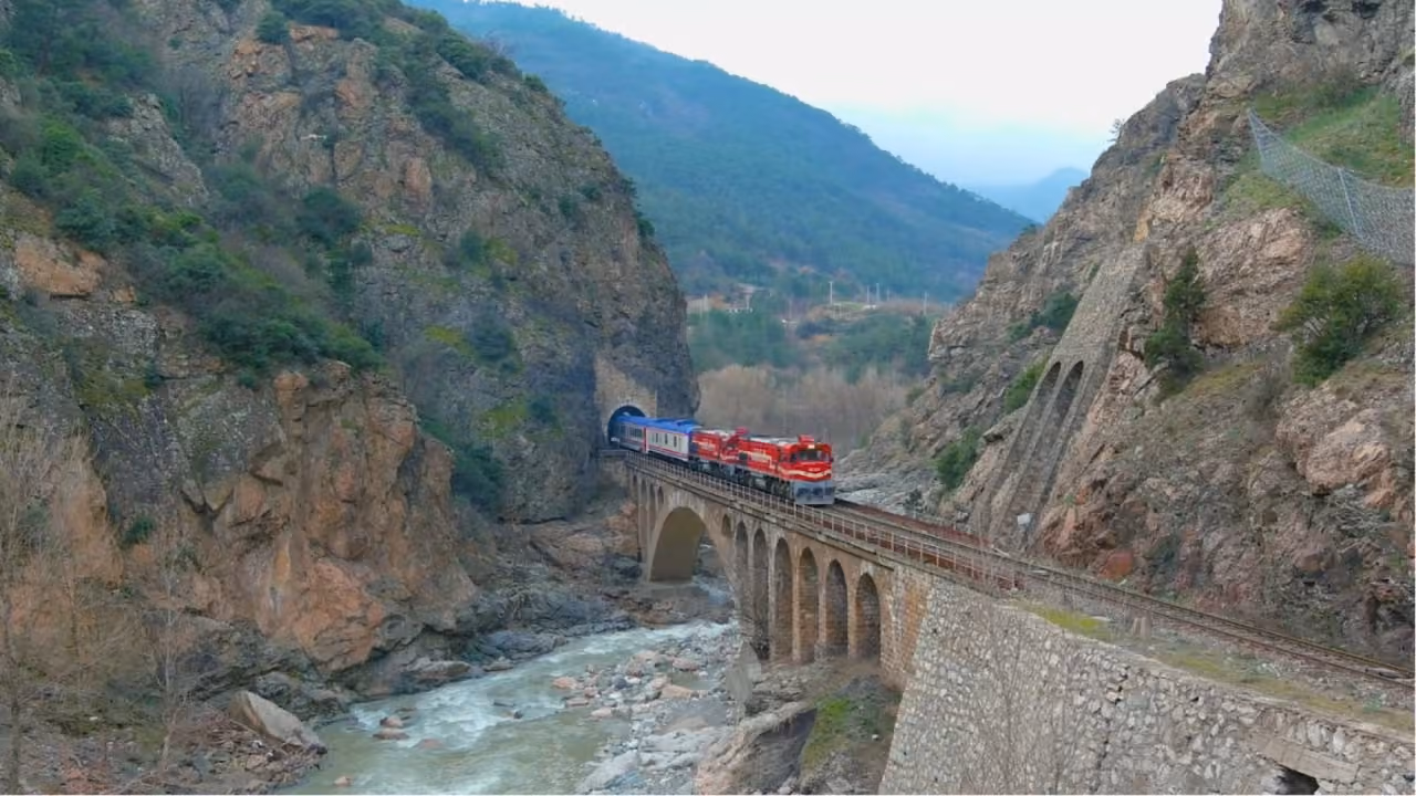Turistik Karaelmas Ekspresi Ekim Ayında Yeniden Raylarda