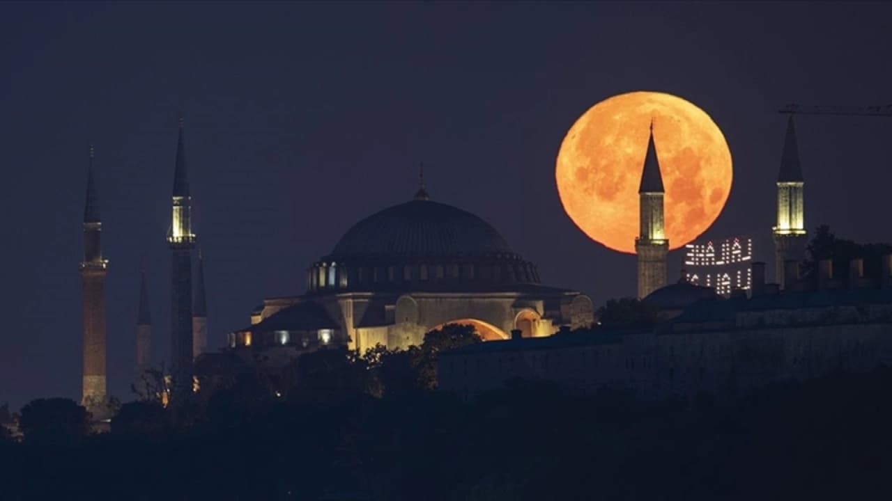 Üç Aylar Başlangıç Tarihi Açıklandı: Diyanet Takvimi ile Recep, Şaban ve Ramazan Günleri Belli Oldu