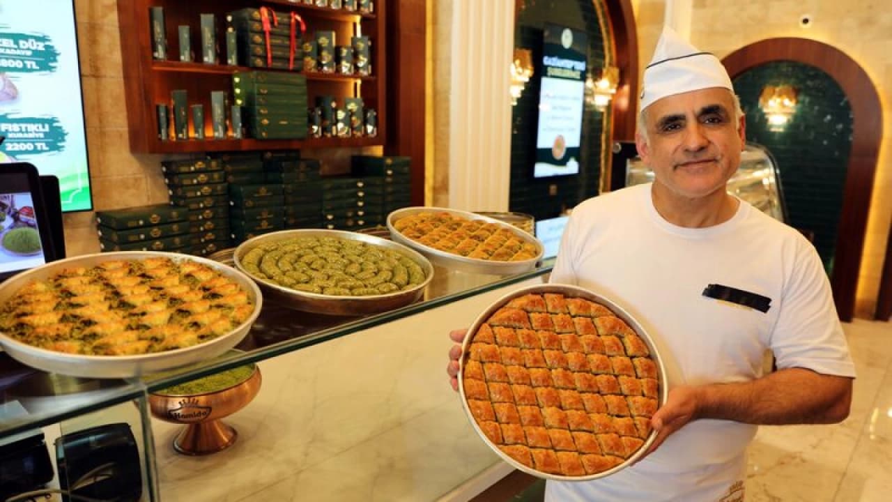 Yazılımdan vazgeçen Adnan Yılmaz Gaziantep baklavasını ABD'de dünyaya tanıtıyor