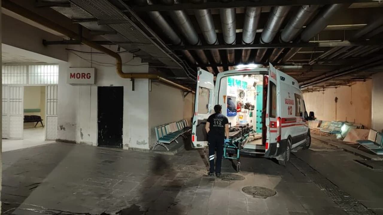 Batman Kozluk'ta Balkon Yıkarken Elektrik Akımına Kapılan Nezahat Yavuz Hayatını Kaybetti