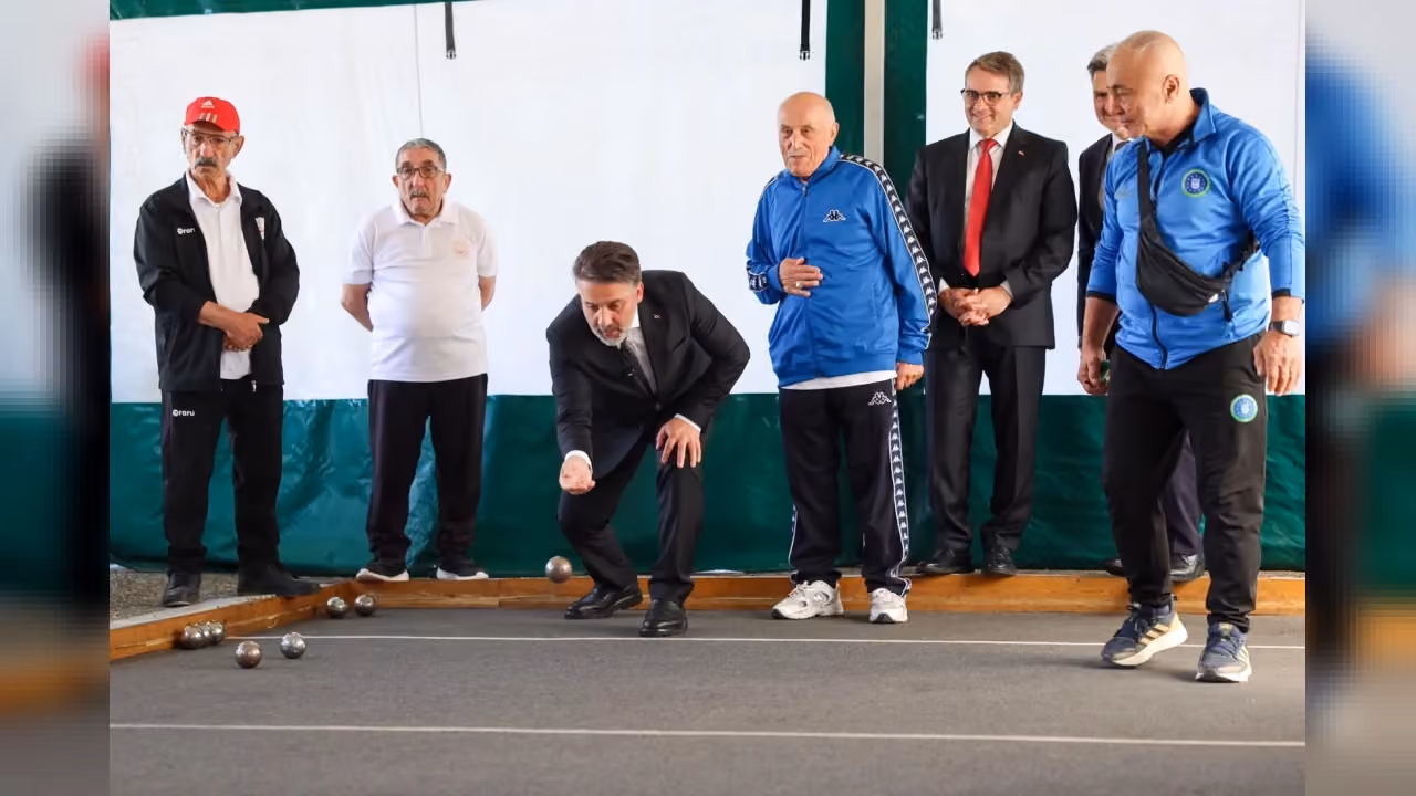 Bursa'da 1 Ekim Dünya Yaşlılar Günü Huzurevi Sakinleriyle Coşkuyla Kutlandı