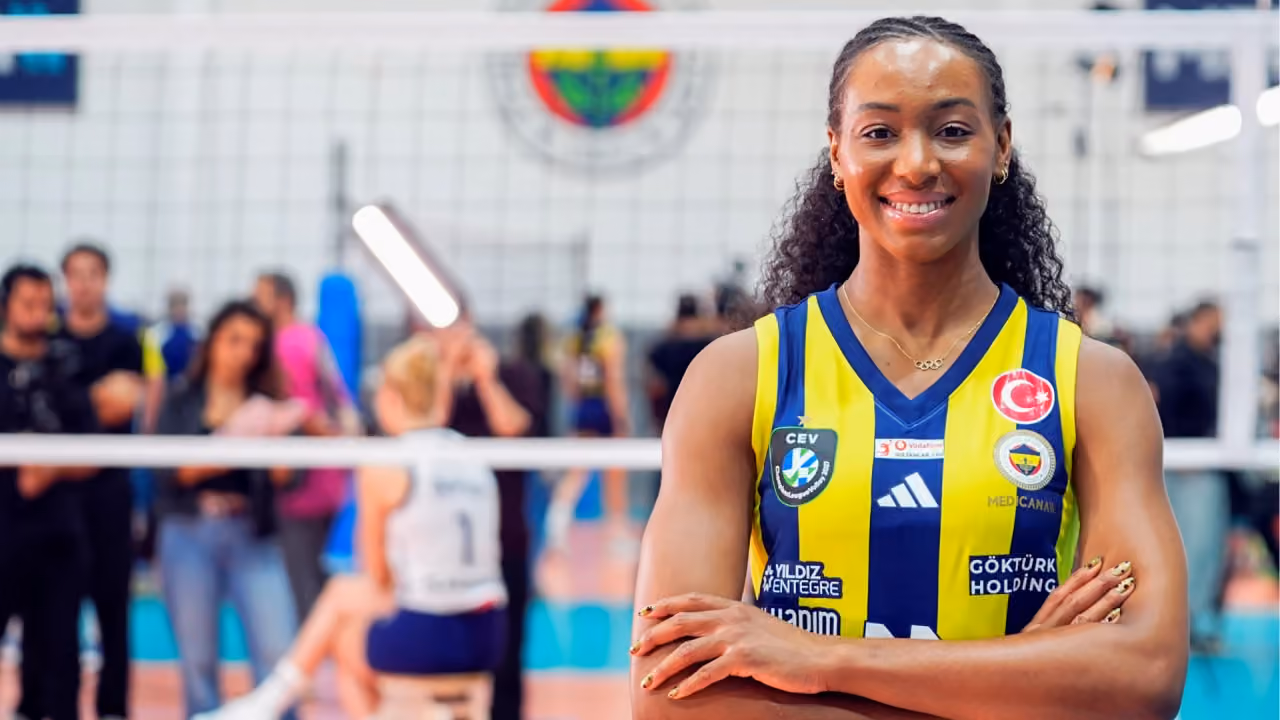 Saliha Şahin ve Chiaka Ogbogu'dan Fenerbahçe Medicana Açıklaması