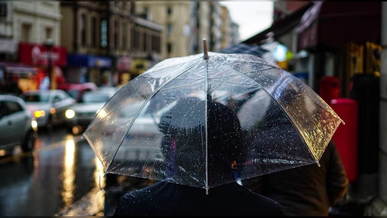 AKOM Uyardı: İstanbul'da Şiddetli Sağanak ve Hafta Sonu Hava Durumu