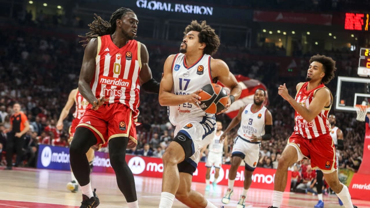 Anadolu Efes Deplasmanda Kayıp: Kızılyıldız Parkeden 77-72 Galip Ayrıldı