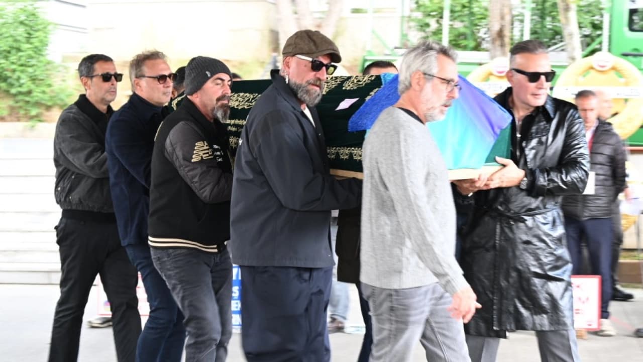 Deniz Öztarhan Son Yolculuğuna Uğurlandı: Ünlü İsimler Cenaze Töreninde Buluştu