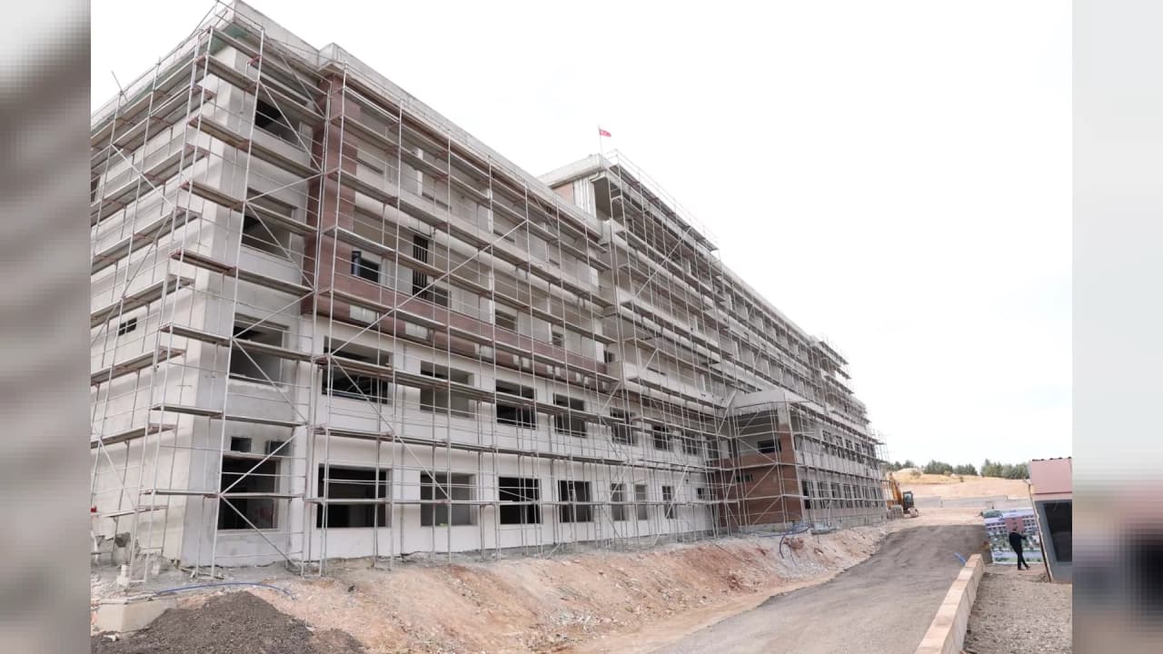 Gaziantep'te 160 Yataklı İleri Yaş Bakım Merkezi Yükseliyor: Bakan Göktaş İnceledi