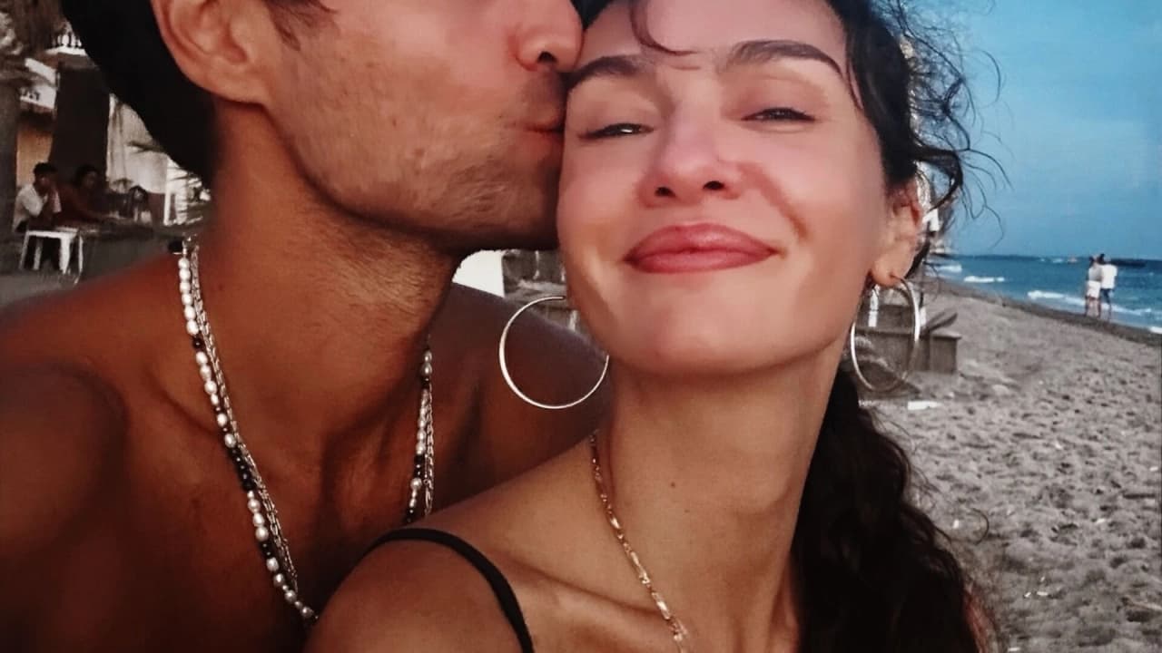 Hakan Kurtaş ile Birce Akalay İlişkisinde Samimi İtiraflar: "İlk Görüşte Aşık Olduk