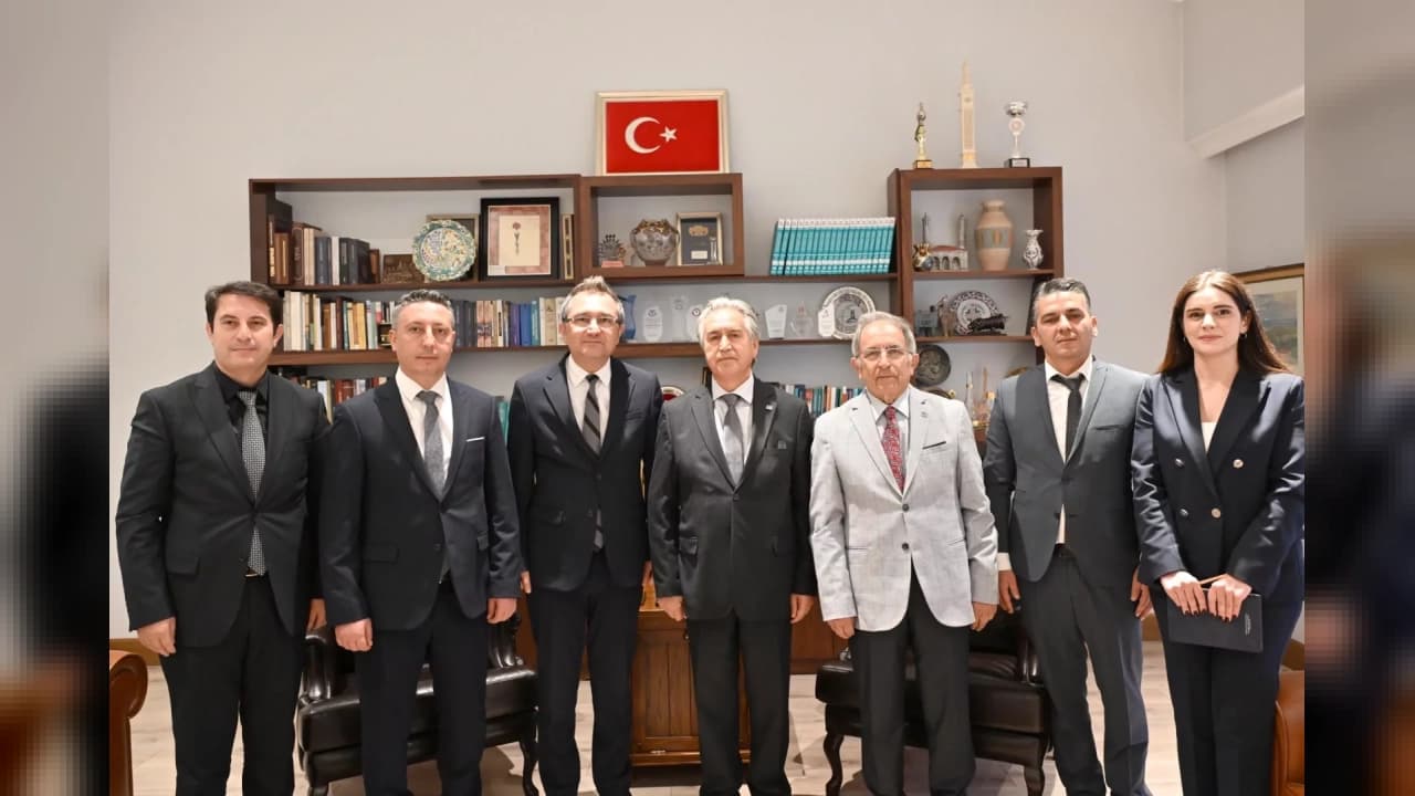 Konya Karapınar Jeoparkı Projesi İçin UNESCO Başvuru Dosyası Teslim Edildi